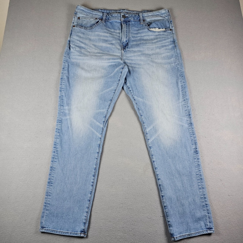 American Eagle Athletic Jeans Mens 38x32 Blue Denim Light Wash Faded Airflex